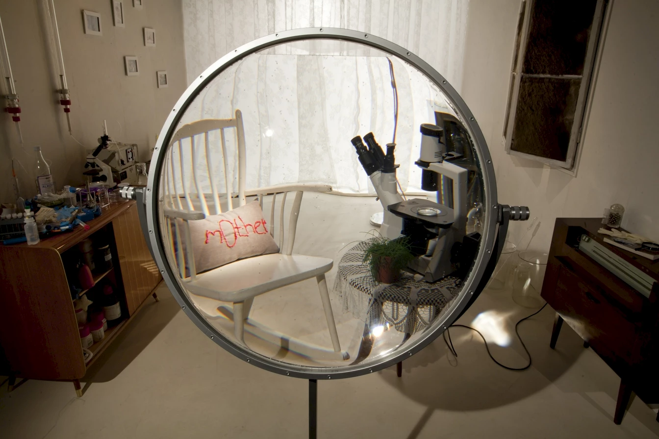 Maja Smrekar, K-9_topology:ARTE_mis, 2017. Photo:  Miha Fras