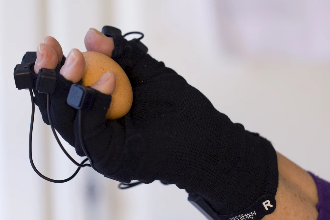 Caroline Campbell (Loitering Theatre), The Feeling of Power (2018). Production photograph from a current project collecting a ‘dataset of feminist radical gestures’ in collaboration with Irish feminists, active from the 1970s onwards.